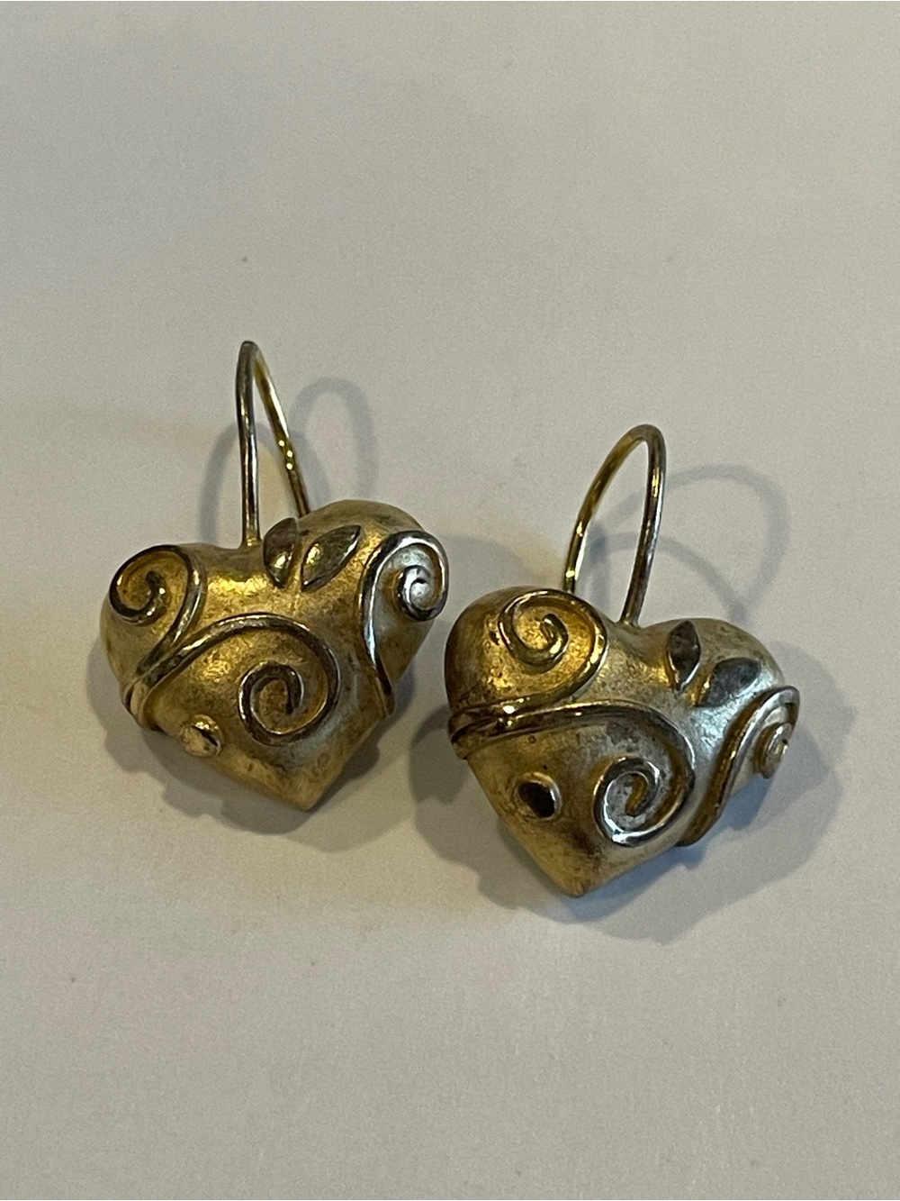 Vintage Gold Tone Ornate Heart Pierced Earrings #9738 ❤️‍🔥